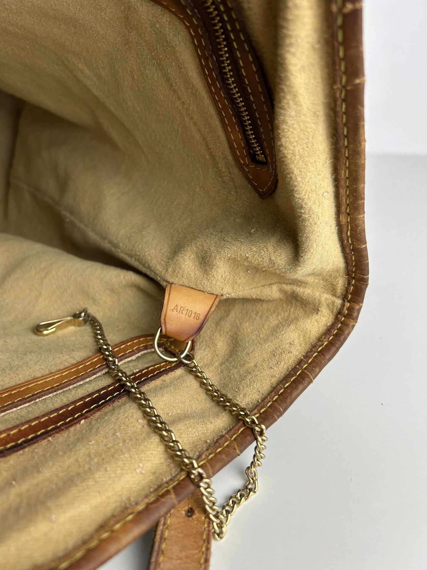 Vintage Louis Vuitton monogram bucket GM handbag