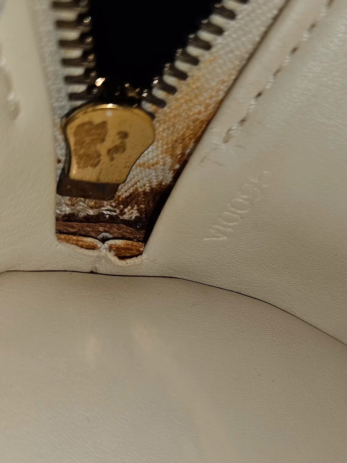 Louis Vuitton Bedford vernis monogram patent leather handbag