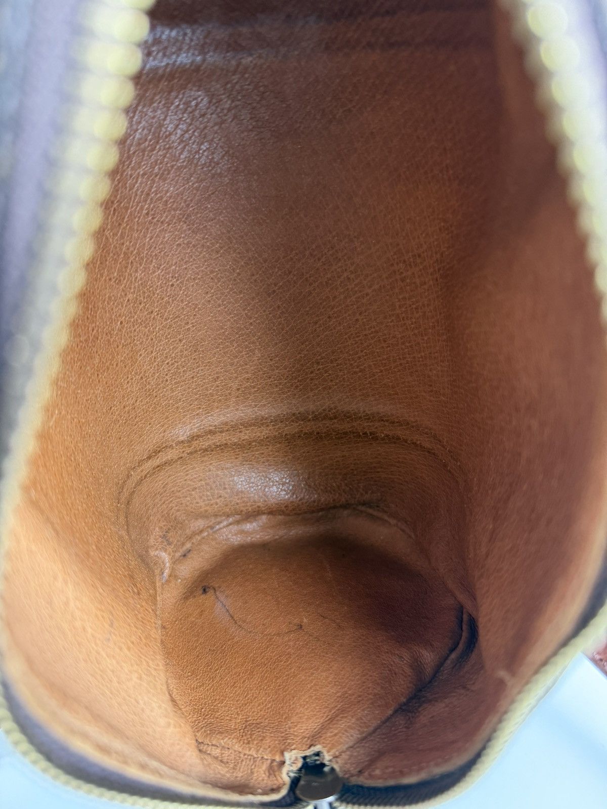 Vintage Louis Vuitton monogram papillon 22
