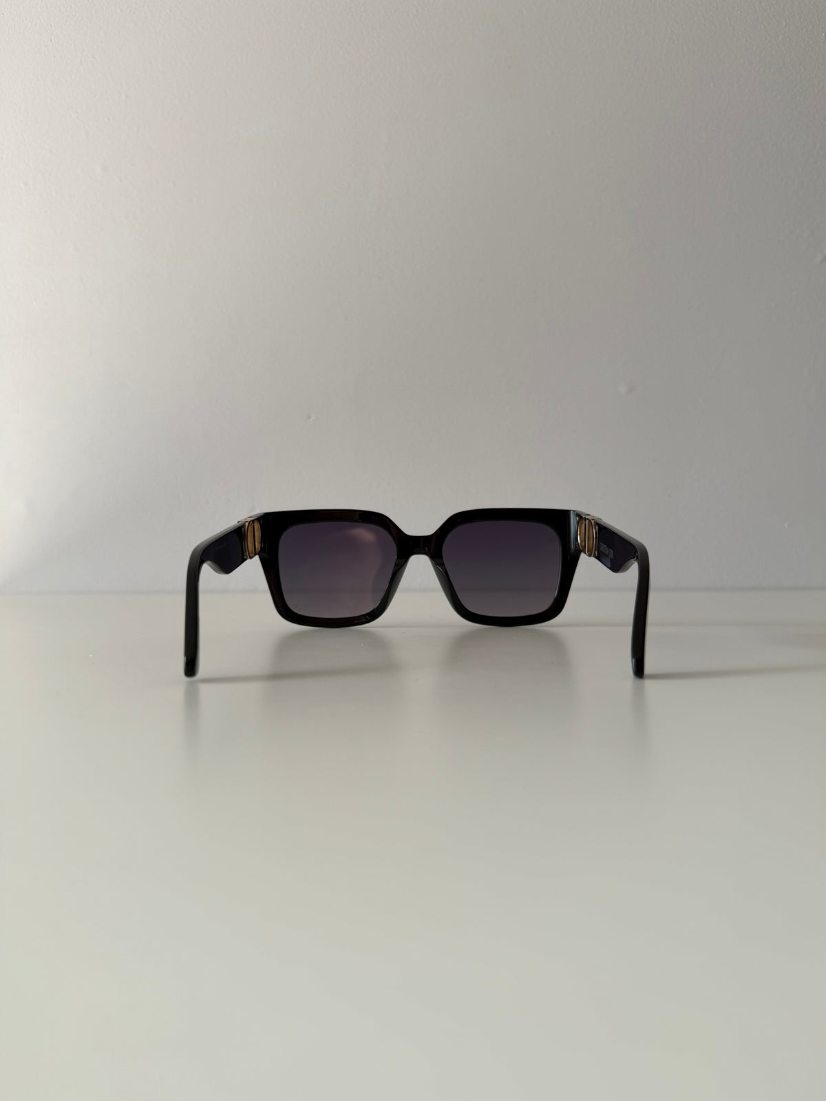Dior 30 Montaigne sunglasses