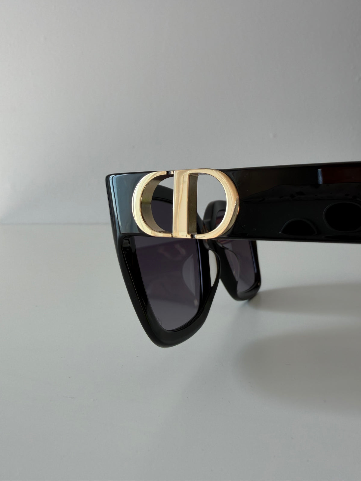 Dior 30 Montaigne sunglasses