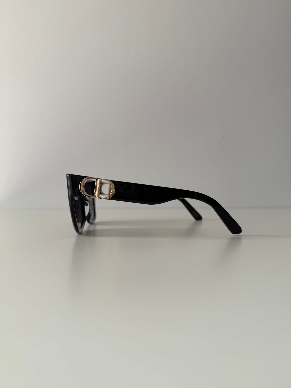 Dior 30 Montaigne sunglasses