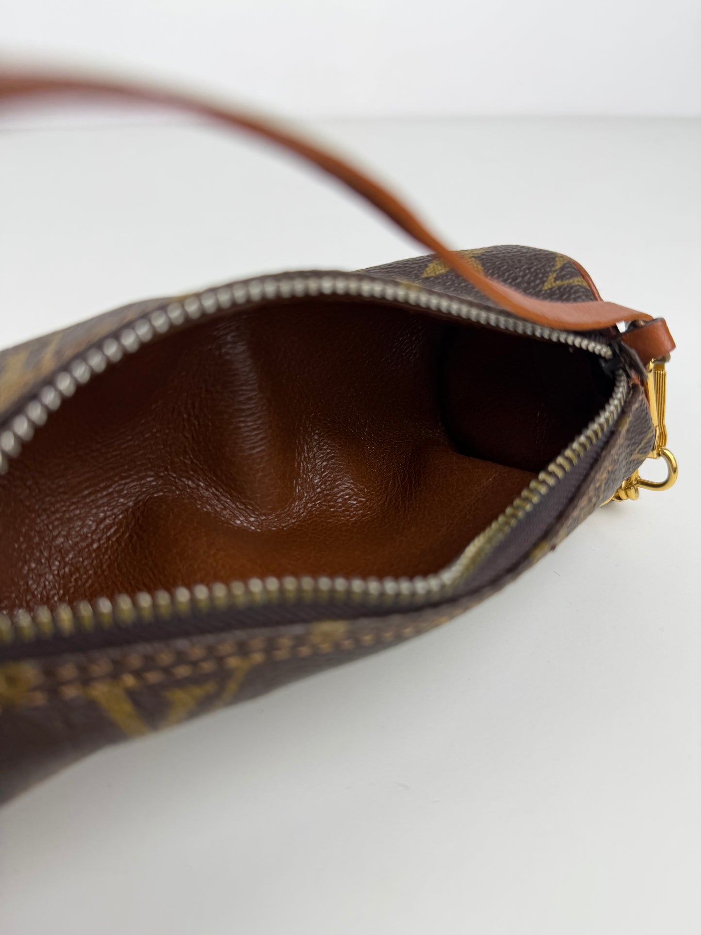 Vintage 80s Louis Vuitton monogram Papillon mini pouch bag