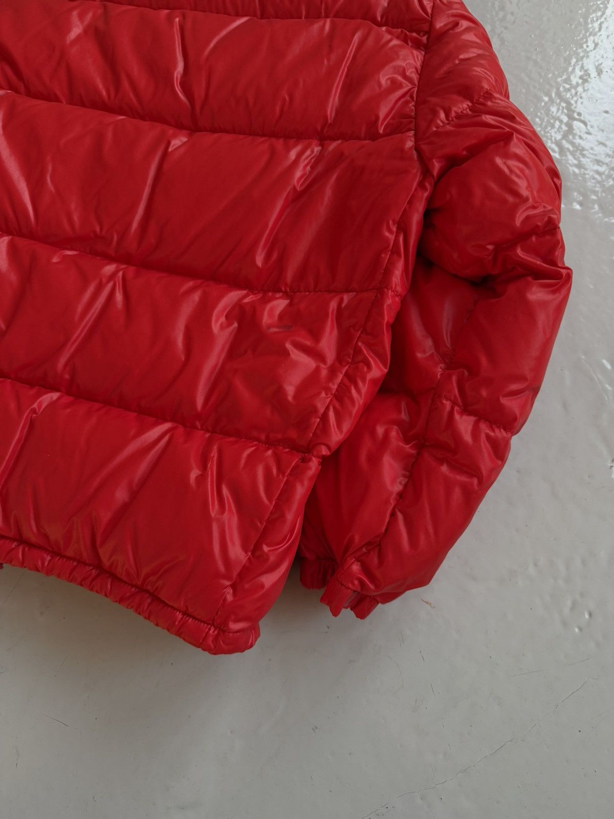 Vintage moncler puffer jacket with badge