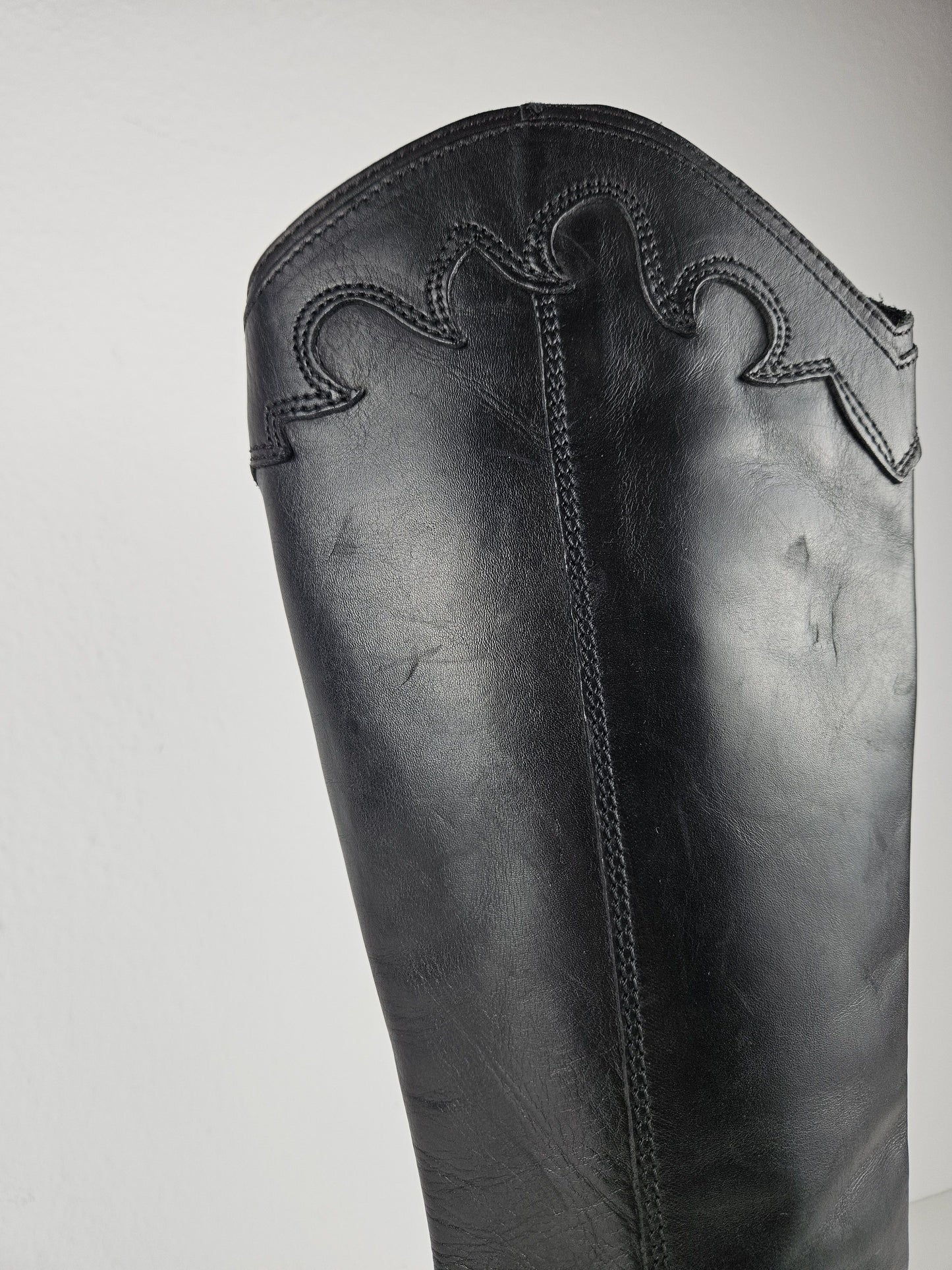 Vintage leather high heel pointed toe cowboy boots