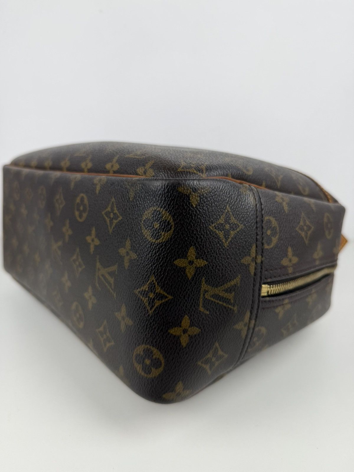 Vintage Louis Vuitton monogram deauville handbag