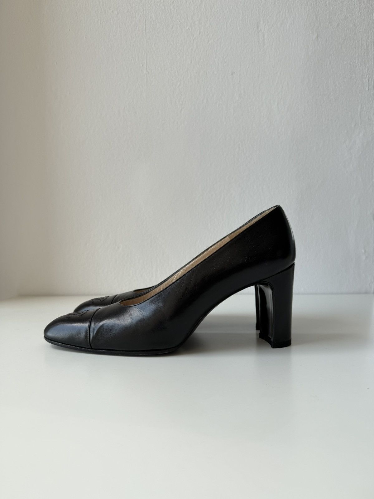 Vintage chanel CC logo block heels