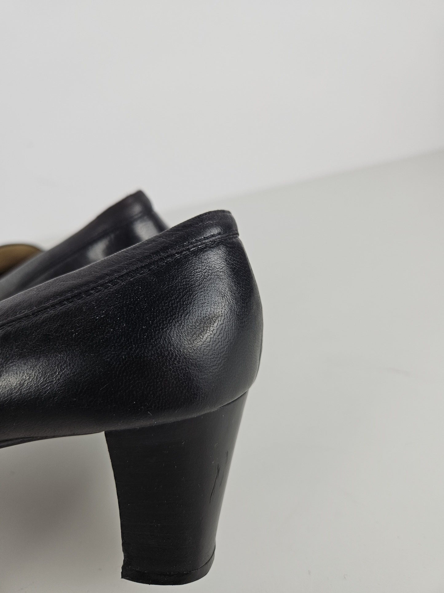 Vintage Gucci almond toe horsebit leather heels