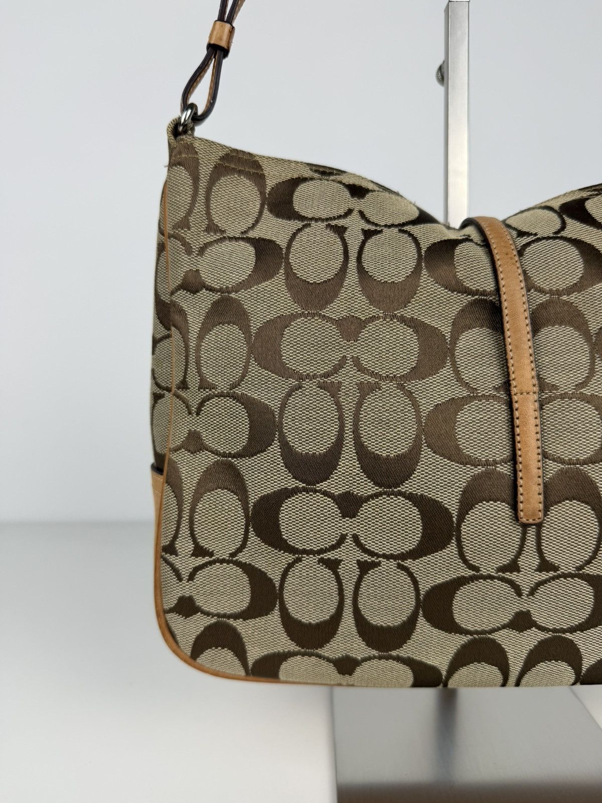 Coach hamptons leather and canvas clasp shoulder bag