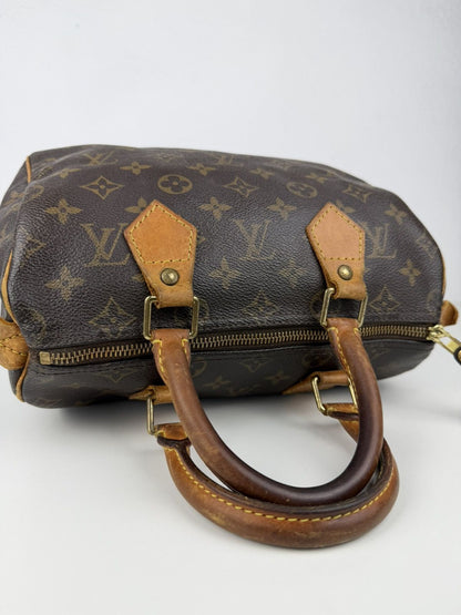 Louis Vuitton monogram speedy 25