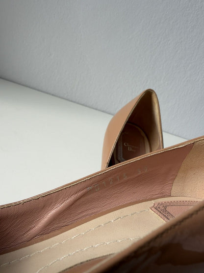 Dior patent leather buckled pointed toe pumps with bow