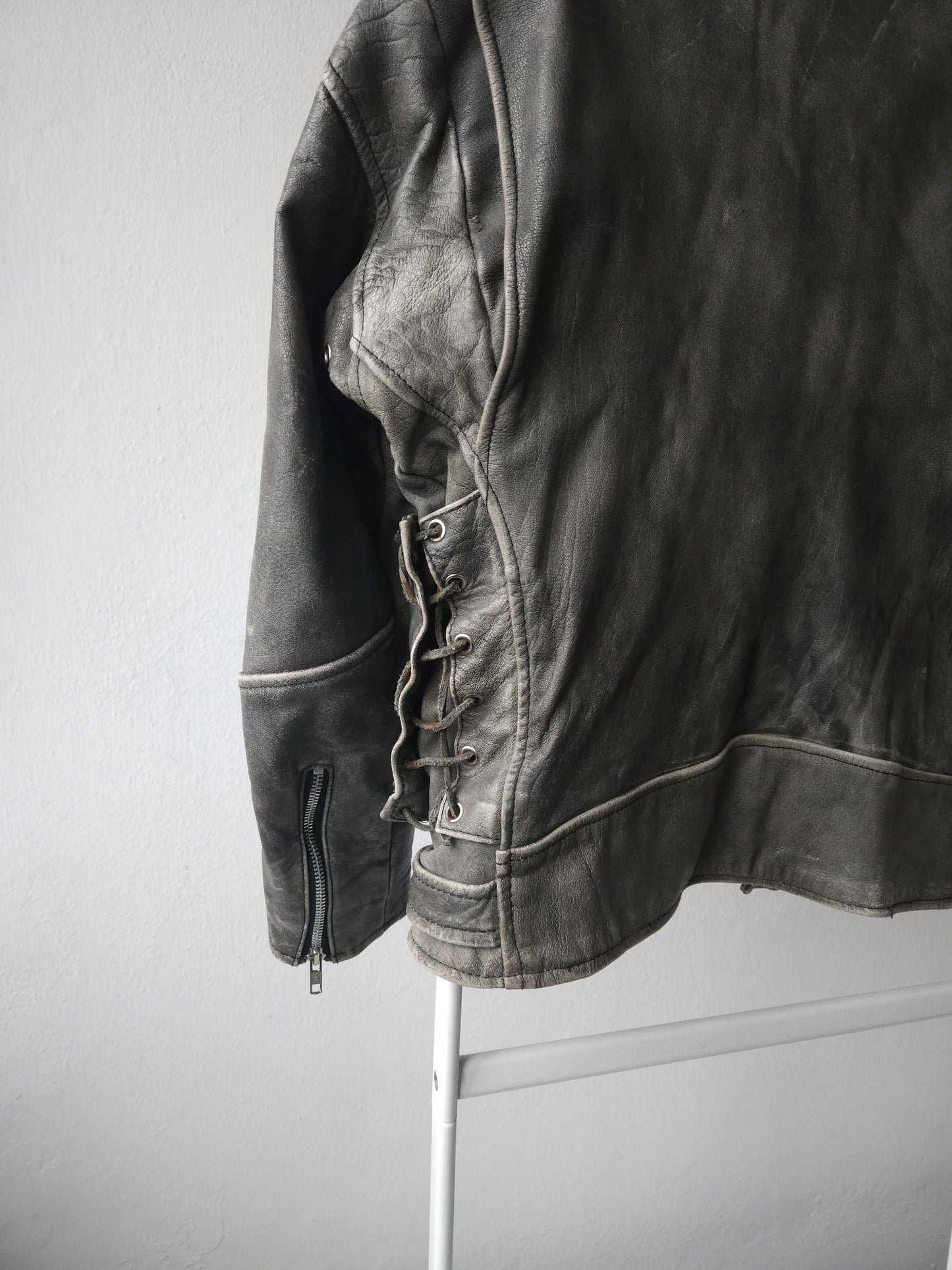 Vintage distressed ramones biker leather jacket
