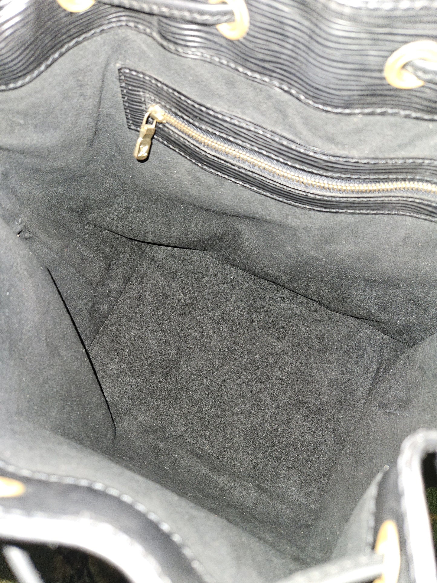 Vtg 80s Louis Vuitton epi leather petit noe bucket bag