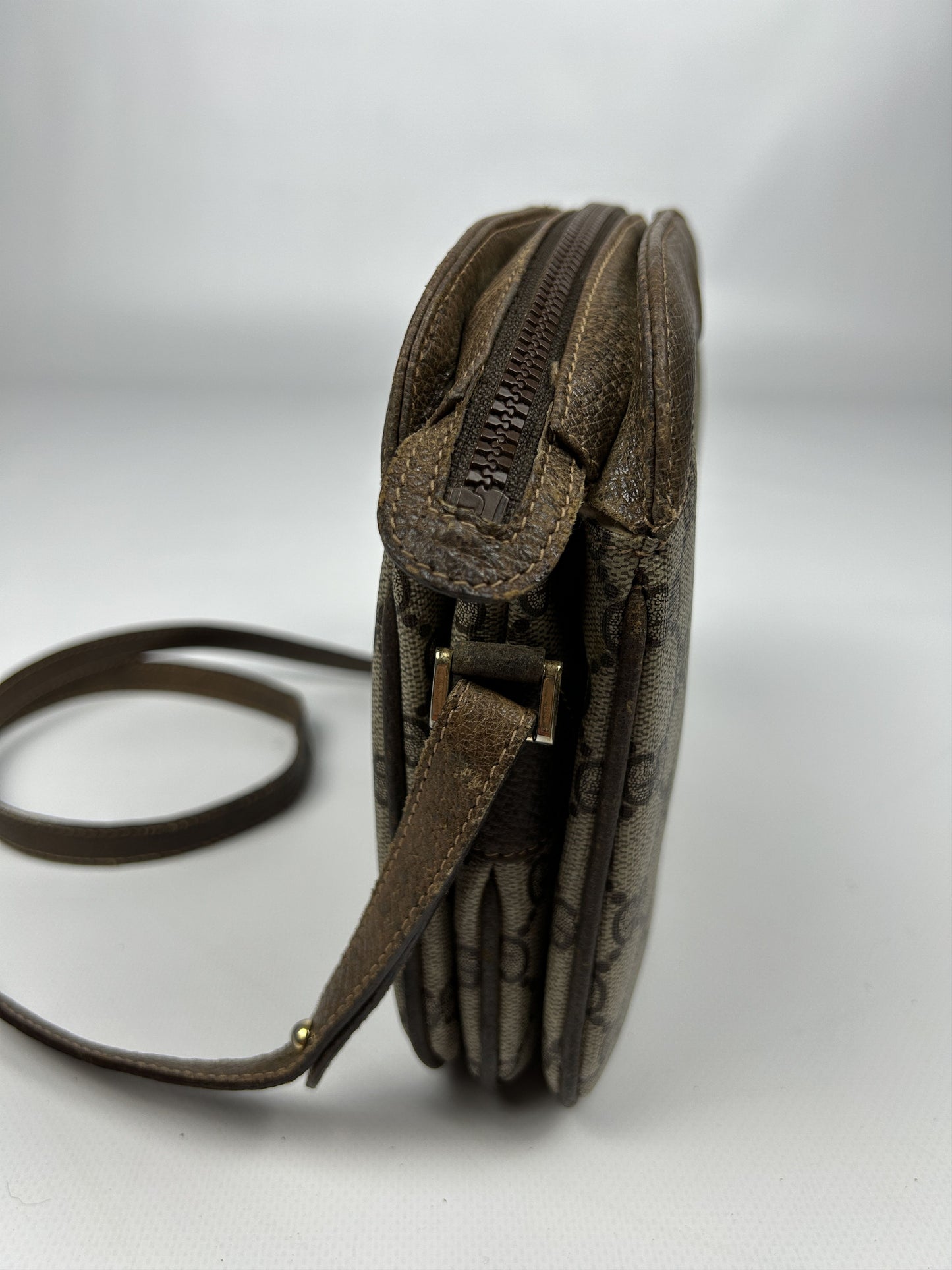 Vintage 80s Gucci GG monogram shoulder/ crossbody bag