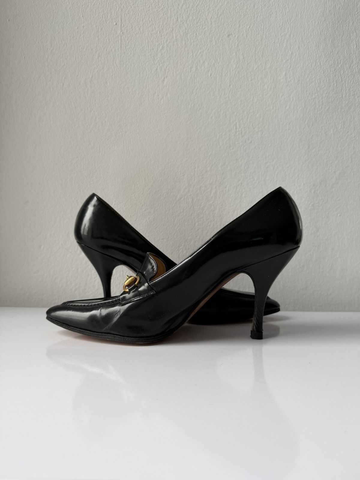 Vintage Gucci horsebit pointed toe patent leather pumps
