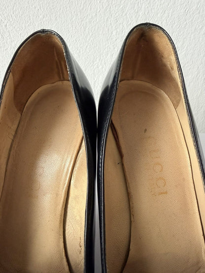 Vintage Gucci horsebit pointed toe patent leather pumps