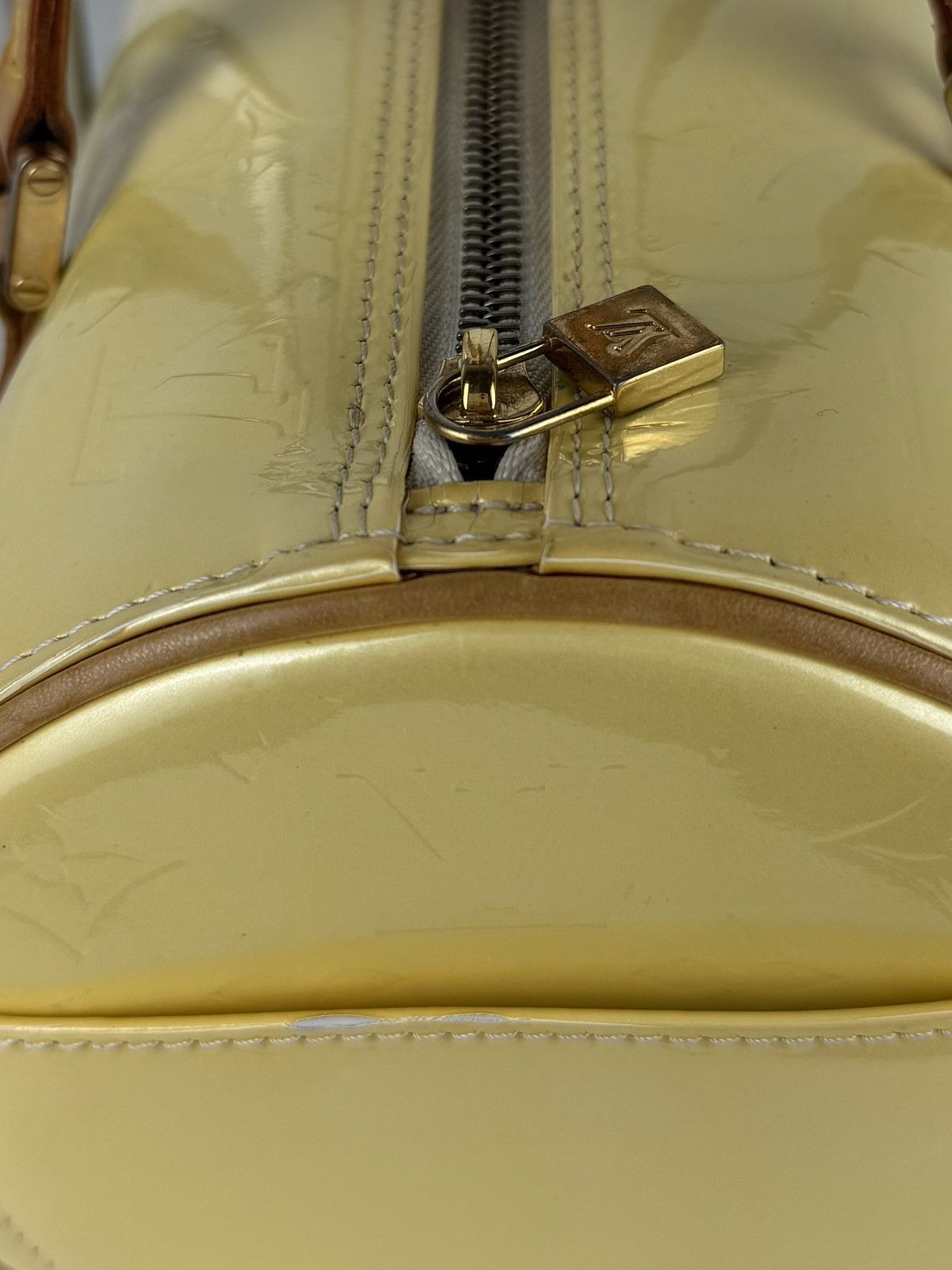 Louis Vuitton vernis monogram bedford handbag in buttery