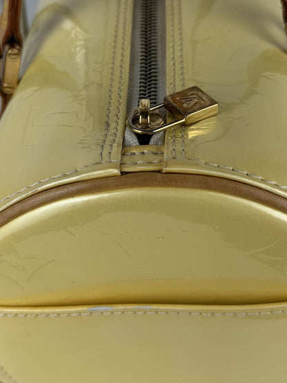 Louis Vuitton vernis monogram bedford handbag in buttery