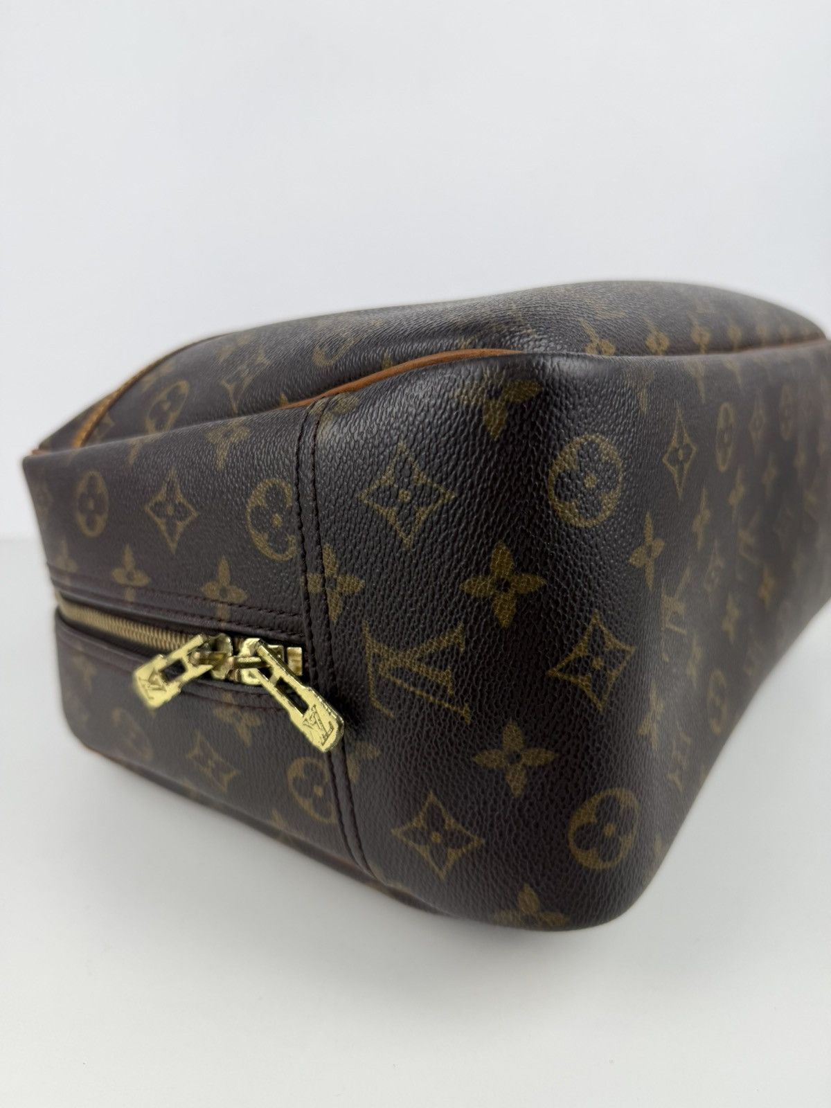 Vintage Louis Vuitton monogram deauville handbag