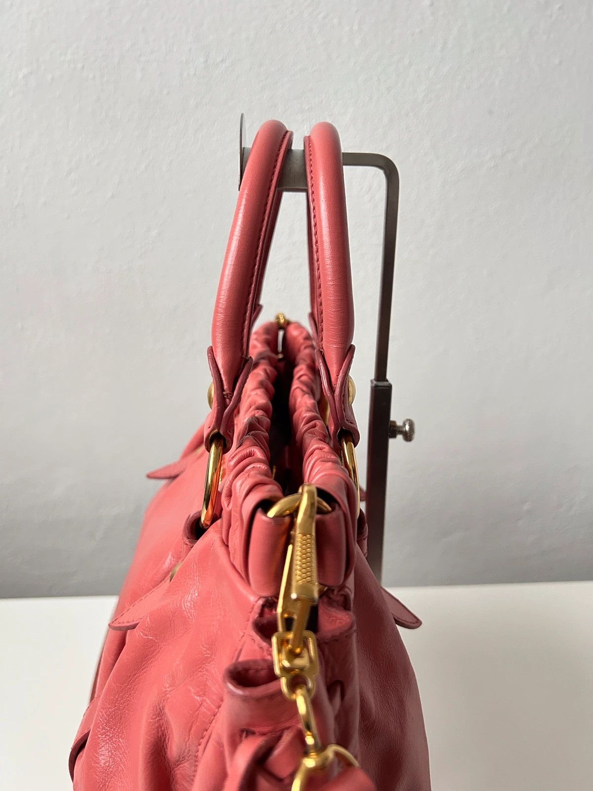 Miu miu vitello bauletto aperto handbag in coral pink