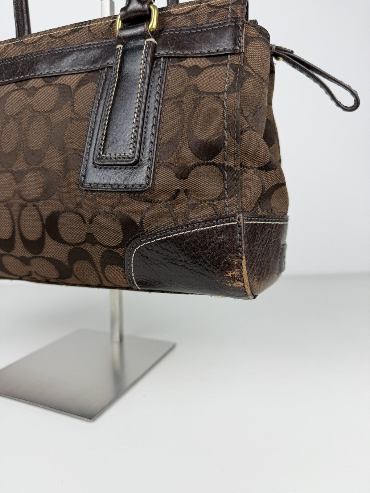 Coach hamptons carryall signature tote with flower charm