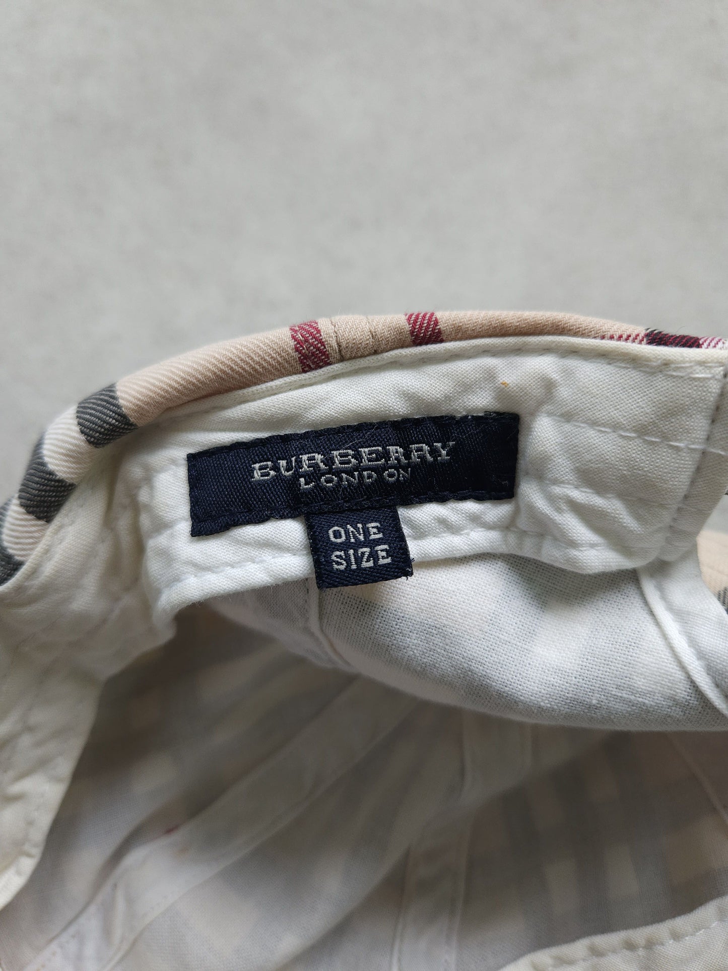 Vintage y2k burberry nova check hat cap