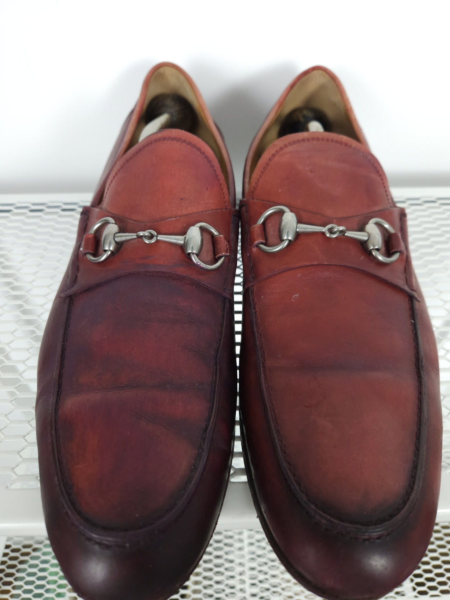 Gucci leather horsebit loafers in distressed red