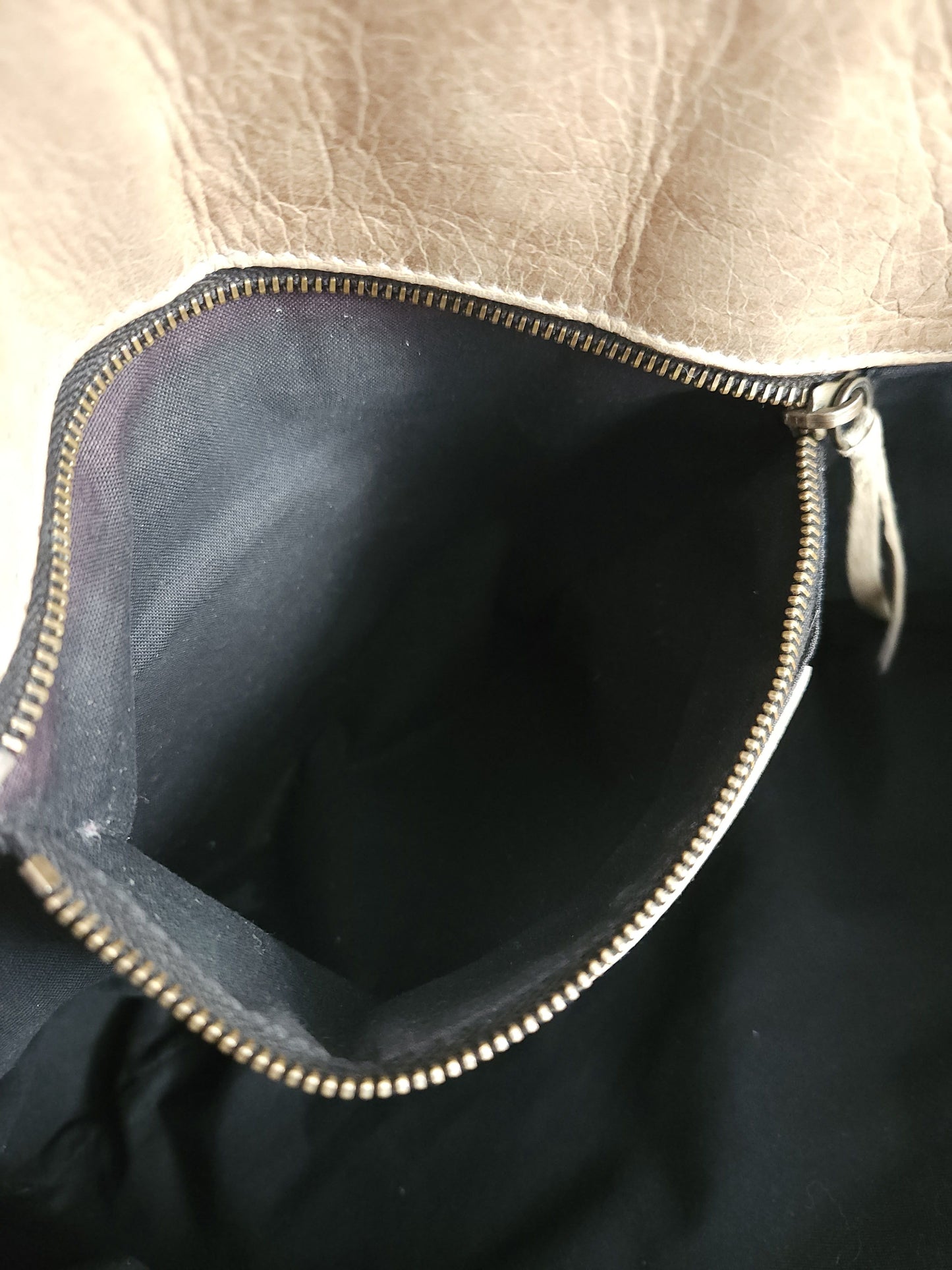 Balenciaga the folk messenger bag