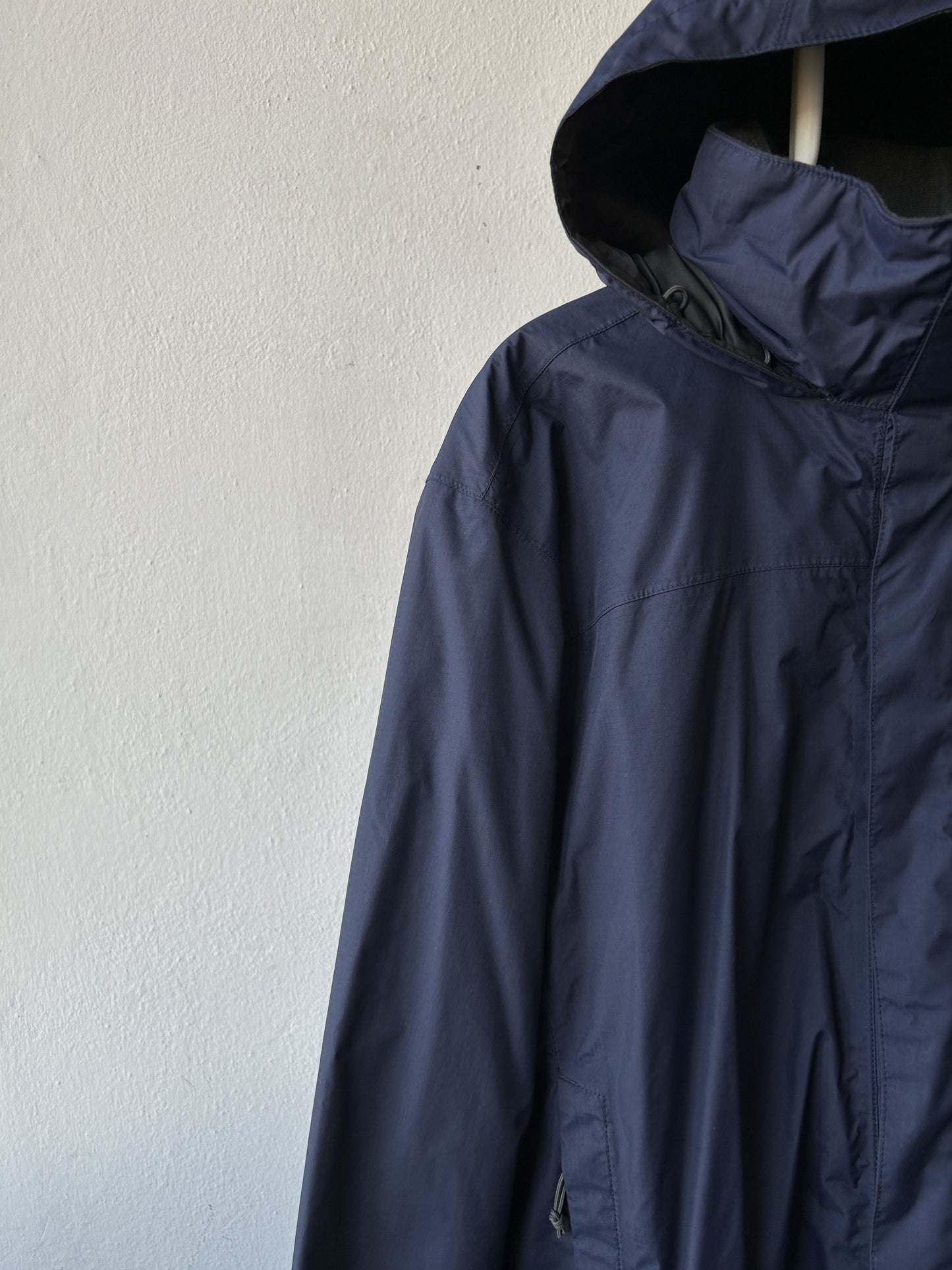 The north face hyvent membrane hooded shell rain jacket