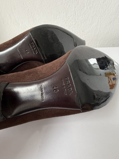 Vintage Prada suede pointed toe chain detail kitten heels