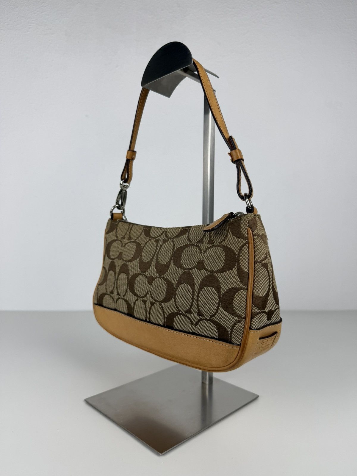 Coach signature demi mini pouch