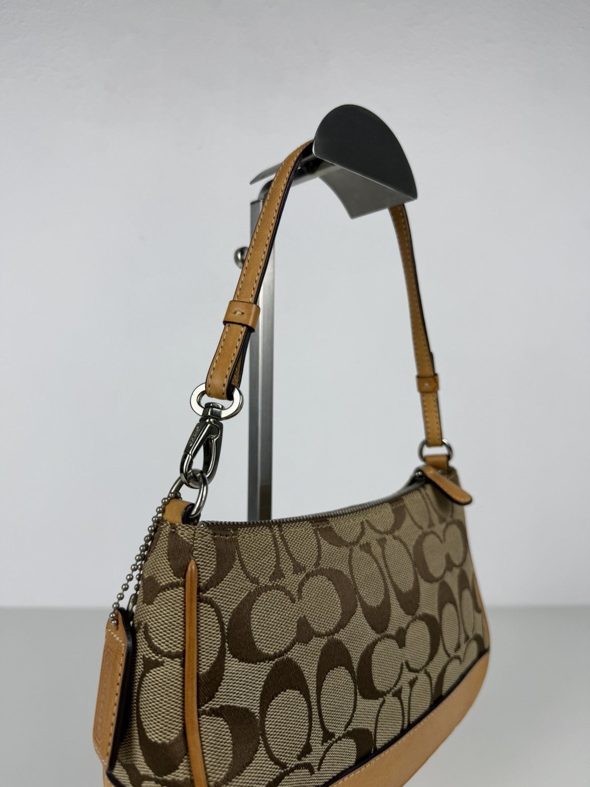 Coach signature demi mini pouch