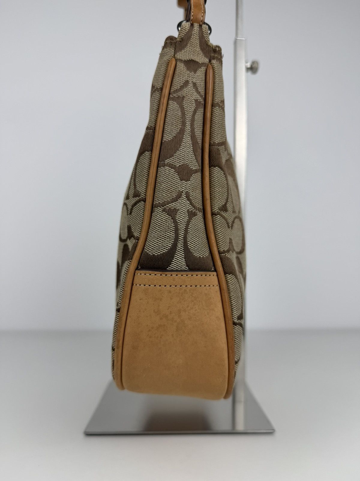 Coach hamptons leather and canvas clasp shoulder bag