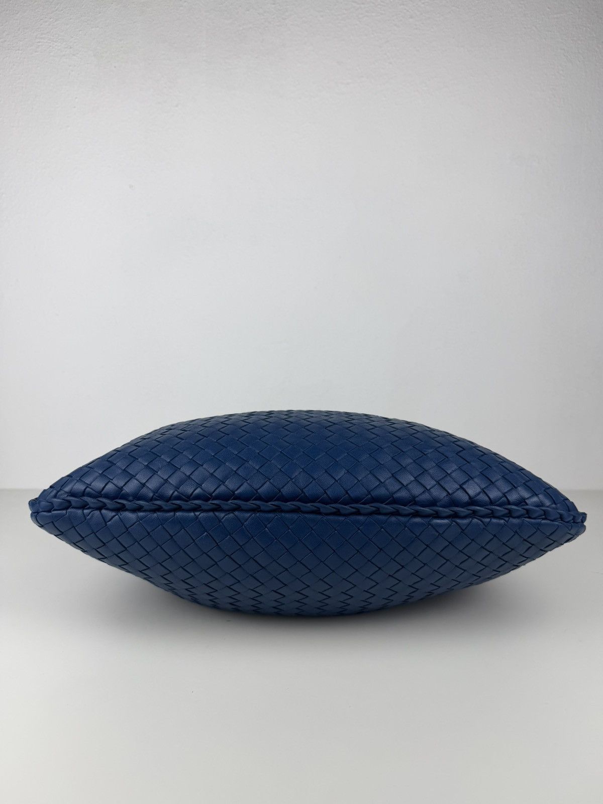 Bottega Veneta intrecciato hobo medium size