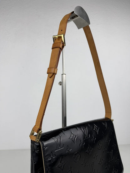 Louis Vuitton vernis monogram thompson shoulder bag