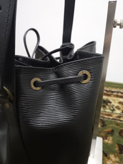 Vtg 80s Louis Vuitton epi leather petit noe bucket bag