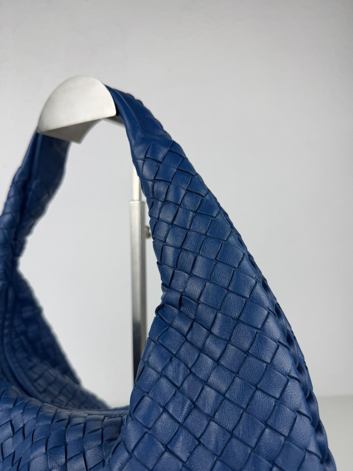 Bottega Veneta intrecciato hobo medium size