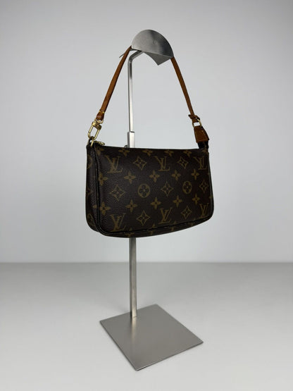 Louis Vuitton monogram pochette accessoires