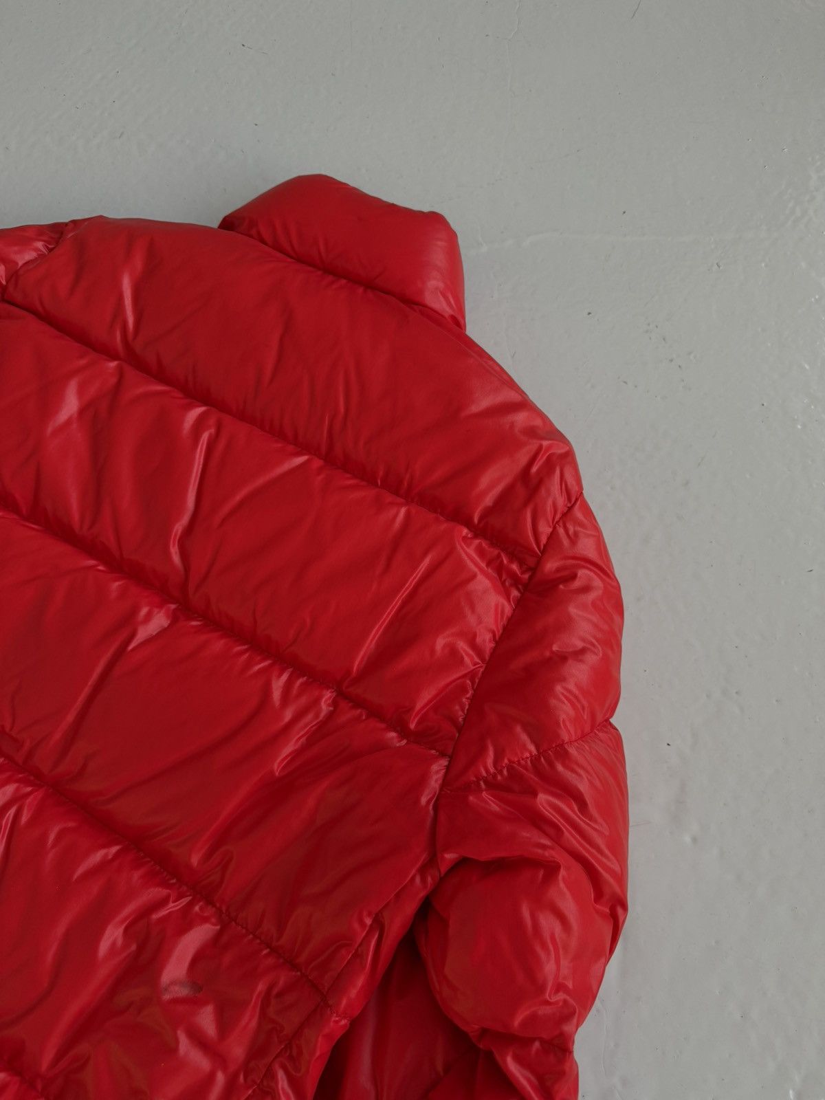 Vintage moncler puffer jacket with badge