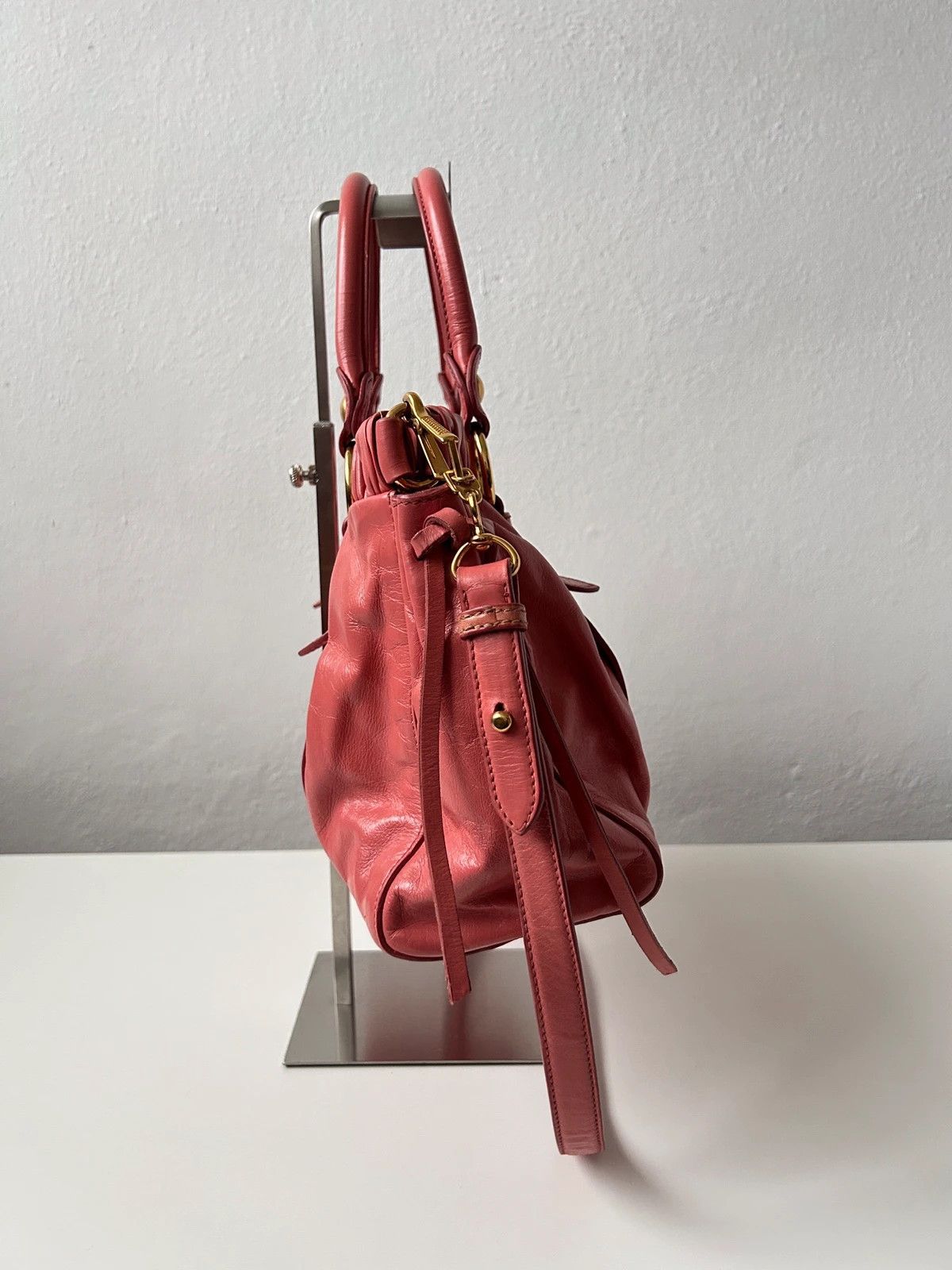 Miu miu vitello bauletto aperto handbag in coral pink