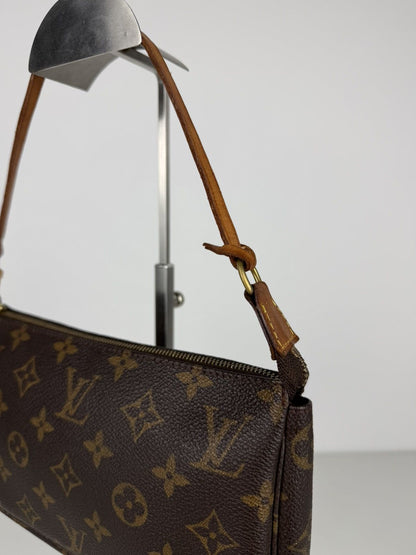 Louis Vuitton monogram pochette accessoires
