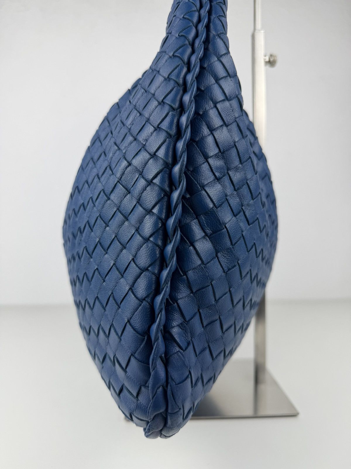 Bottega Veneta intrecciato hobo medium size