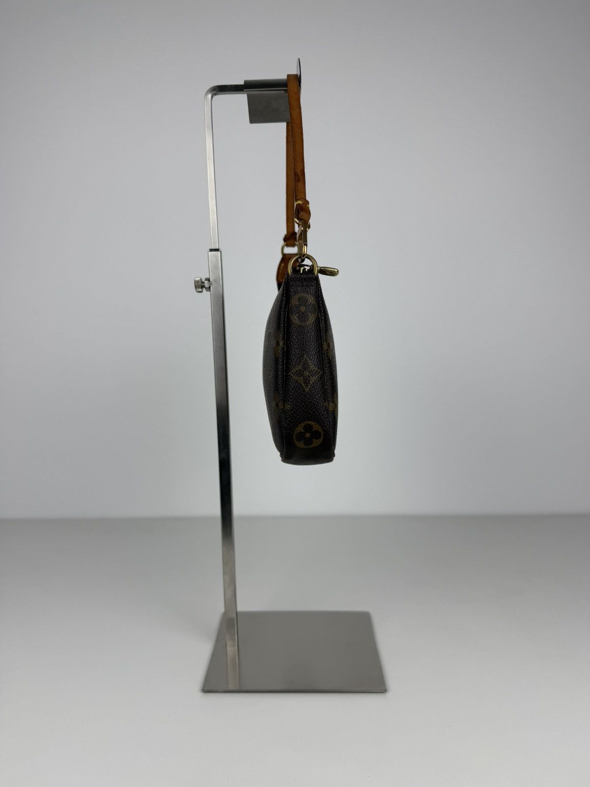 Louis Vuitton monogram pochette accessoires