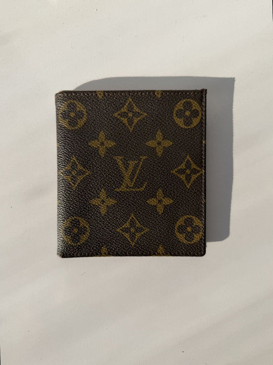 Vintage 80s Louis Vuitton monogram bifold wallet