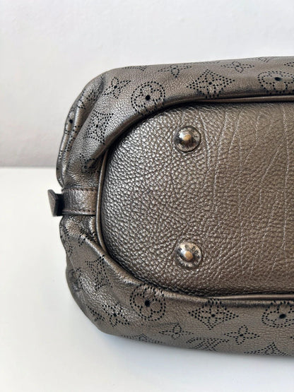 Louis Vuitton Argent Monogram Mahina handbag