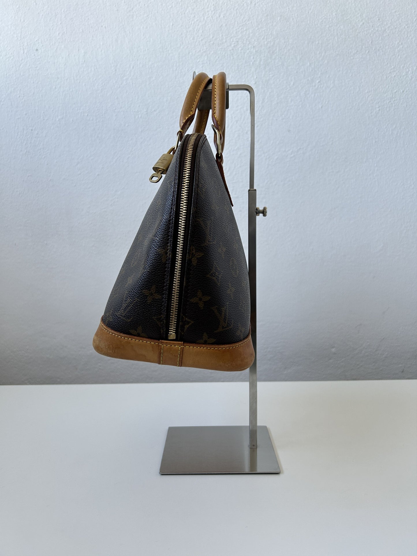 Vintage Louis Vuitton Alma monogram handbag