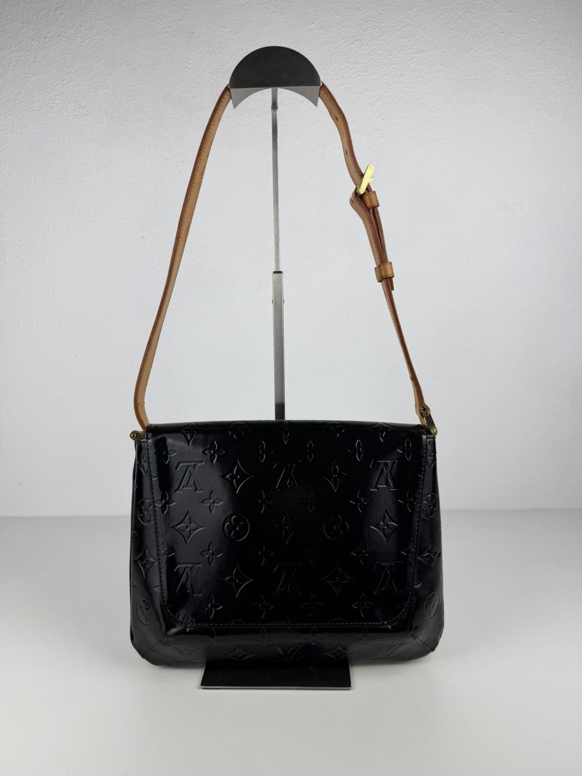 Louis Vuitton vernis monogram thompson shoulder bag