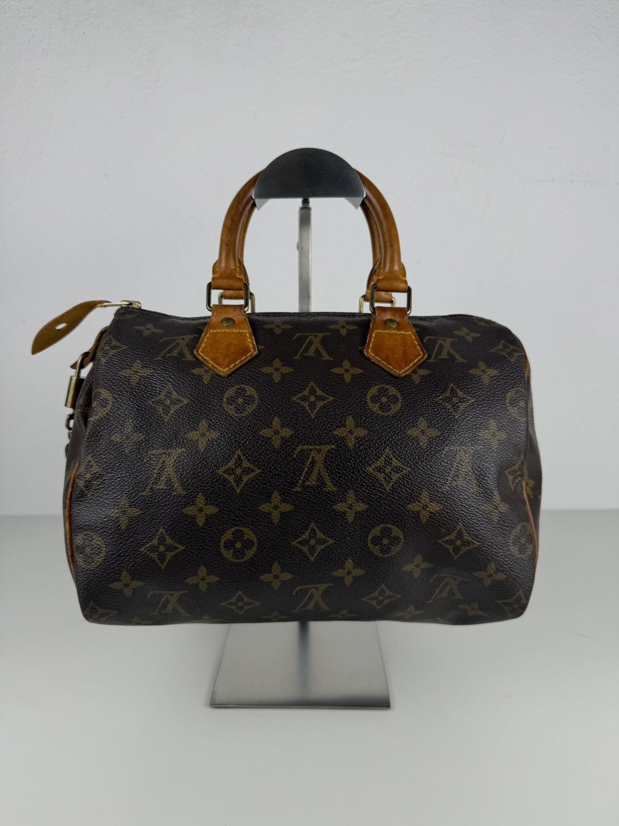 Vintage Louis Vuitton monogram speedy 25