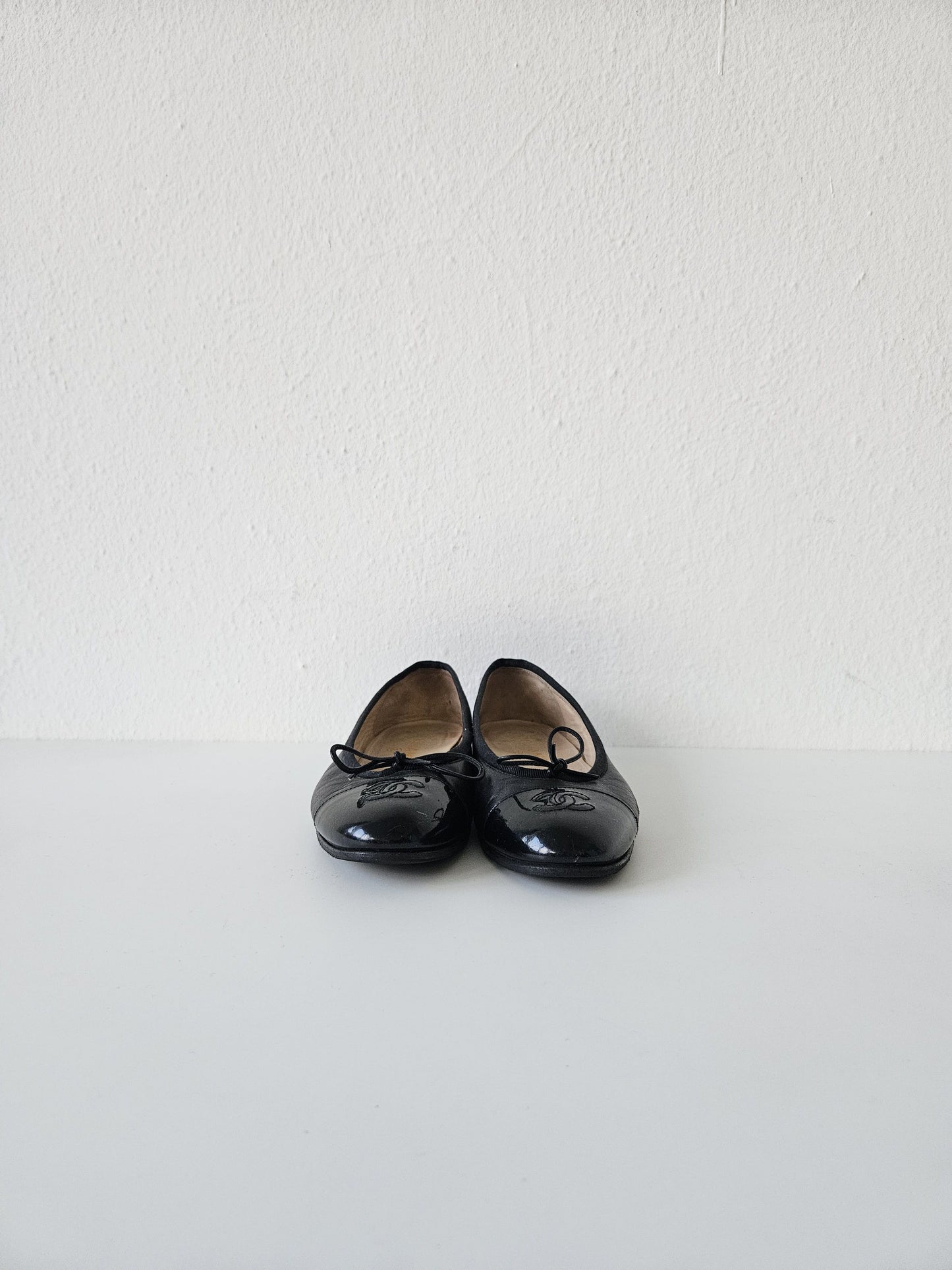 Vintage Chanel ribbon CC logo ballet flats