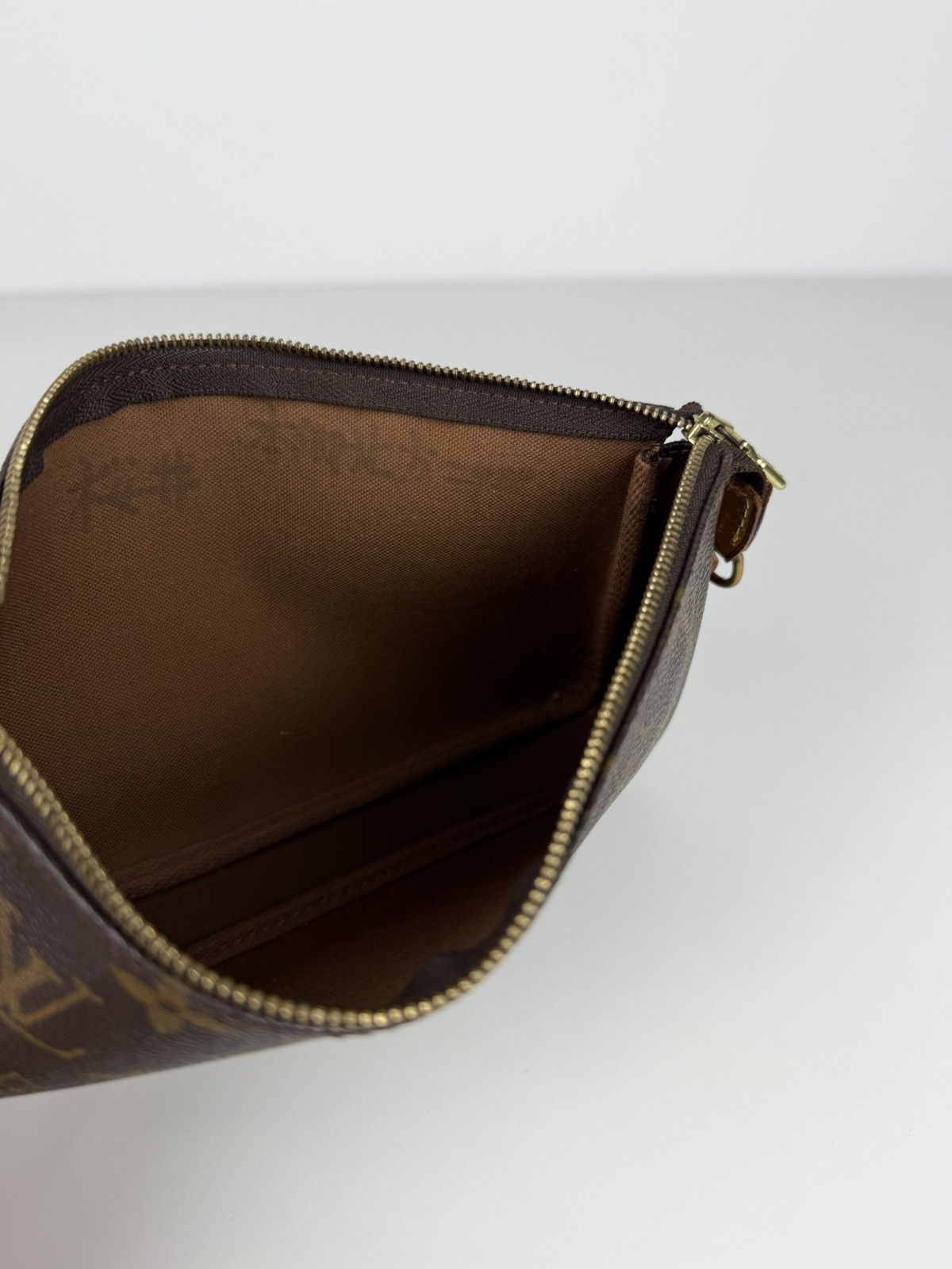 Louis Vuitton monogram pochette accessoires